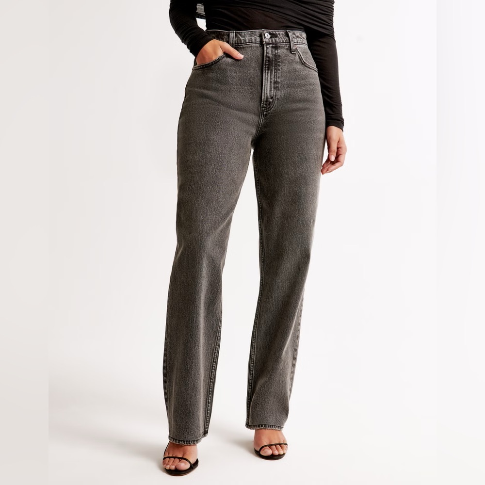 SOLD! A&F Curve Love 90s Straight Jean